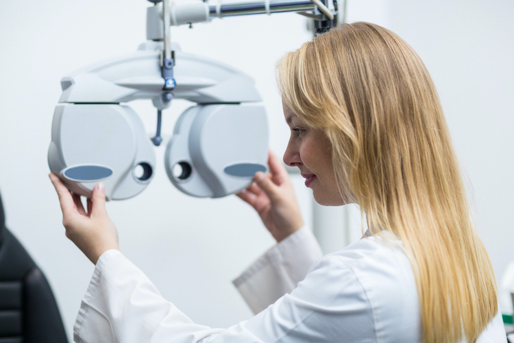eye tests in bolton